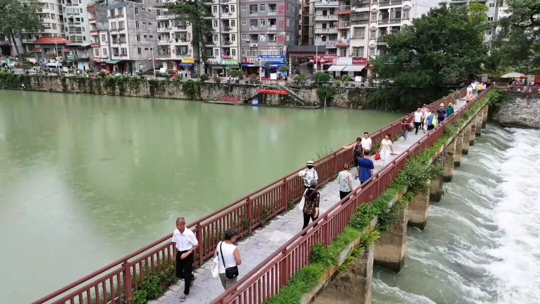 环境整治顺民意获认可 - 乡镇动态 - 广西河池巴马瑶族自治县人民政府