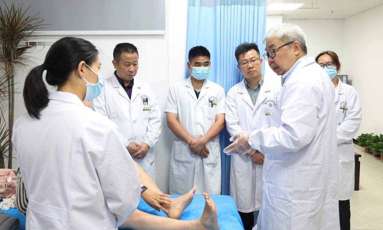 郴州市中医医院丨国家级专家入郴！周谋望名医工作室挂牌！