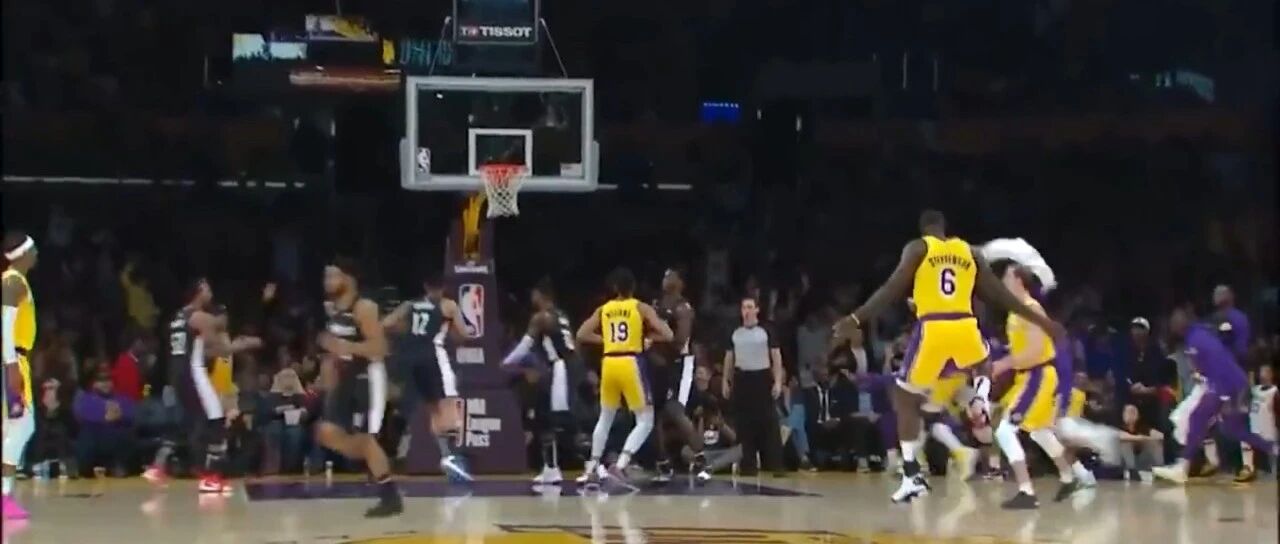 湖人旧将时隔两年重返NBA！抢他的都是争冠球队啊！