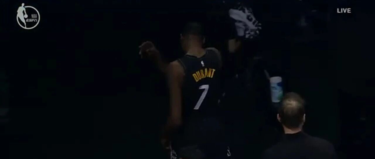 扔水瓶！怒喷NBA高层！炸了，篮网三巨头将面临大危机啊