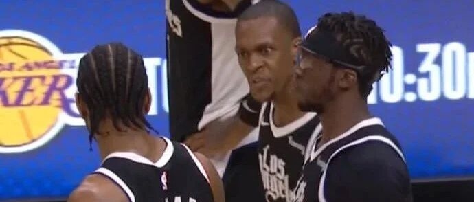 可惜了啊，看小卡这个三分把隆指导气的...