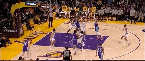 10中1！加时被雪藏！被主场球迷狂嘘！连底薪都不如啊