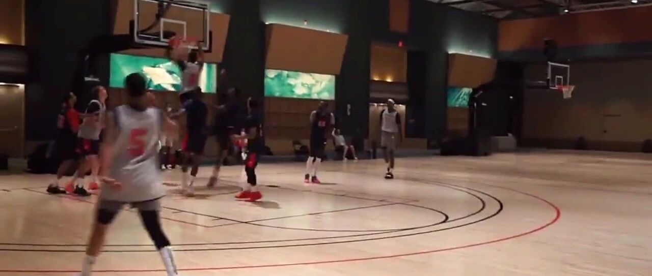 逆天隔扣！酸了，国内啥时候能出这样的猛人啊