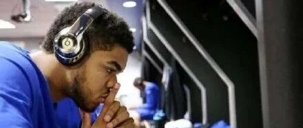 太悲痛！接连失去7位亲友，还包括自己的母亲...