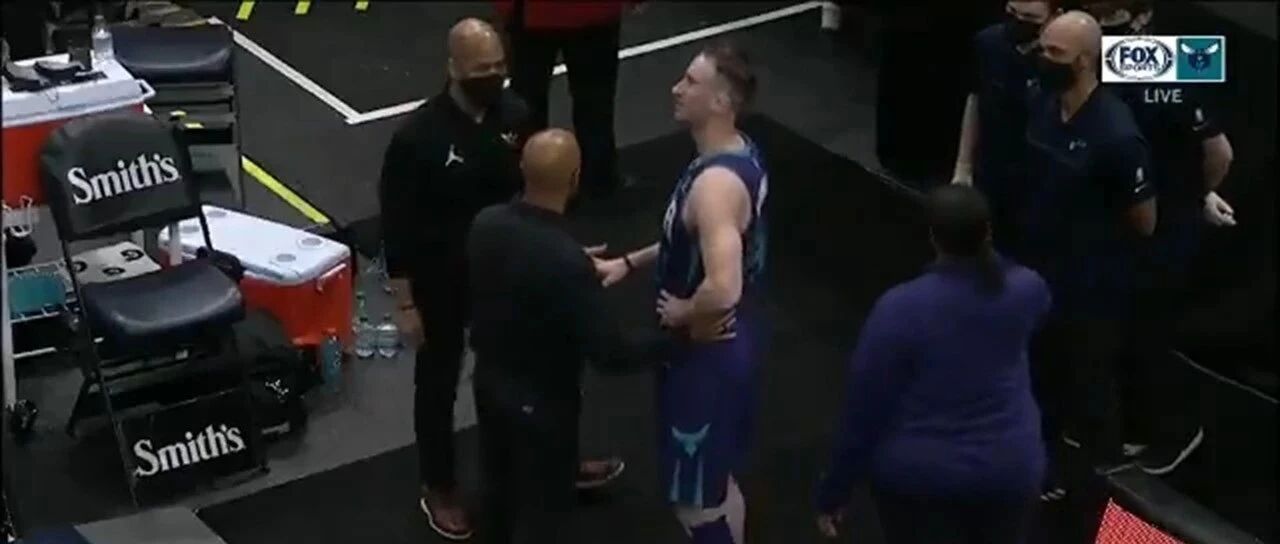 糟了，伤势加重！刚重返巅峰啊，又伤了！真特么命苦啊