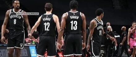 终于赢了！这应该是篮网三巨头被黑的最惨的一次了....