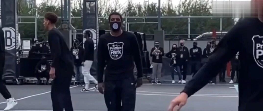 来了来了！欧文终于归队了，但是...