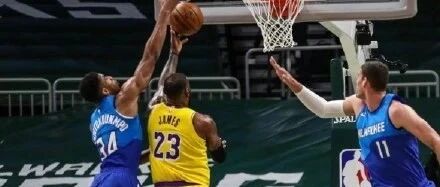 厉害啊，老詹是真的凶，凤雏是真牛逼！雄鹿想夺冠还得看字母啊....