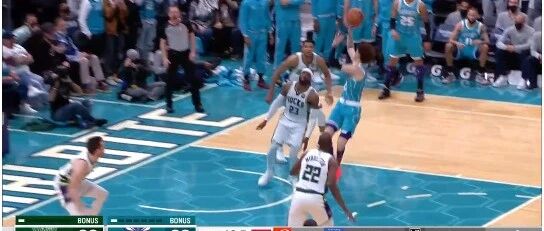 准绝杀！双枪50分！双杀卫冕冠军！字母哥69分成空砍....