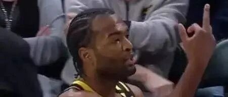 刚打出来就赛季报销，现在又无限期休战！大合同怕是悬了啊...