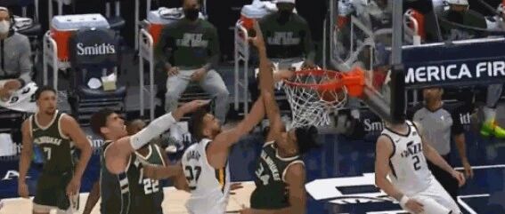 太强了！18战17胜，四人20+，湖人卫冕的头号劲敌来了