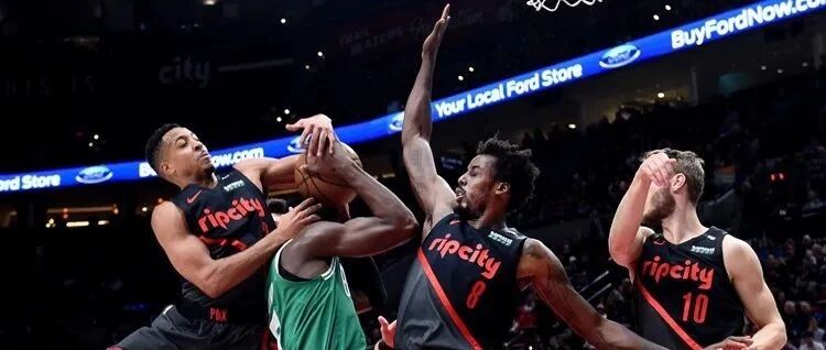 疯了吧！CJ换布朗+斯玛特？敢出这筹码都能换哈登了啊