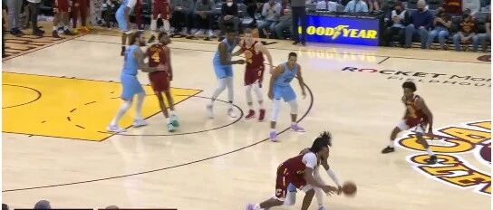 真大心脏啊！8秒直接终结比赛！嘲笑他的脸疼吗？