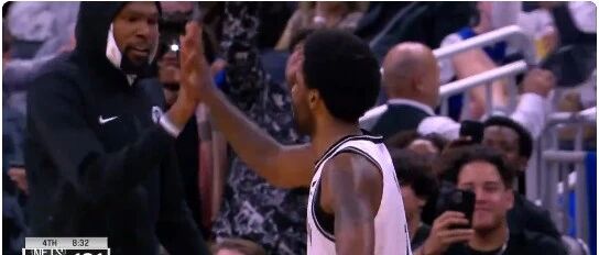 35分钟砍60+！半场45分！老詹：求求你不要秀了