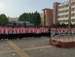 向青春致敬 为中考壮行 ——威县二中东区举行升旗仪式