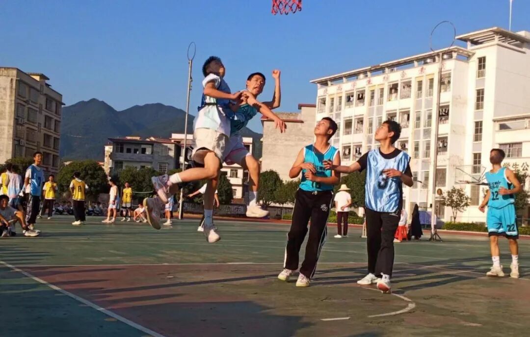 灌阳县民族中学2023年校园文化艺术节之阳光正好激情正燃篮球赛圆满