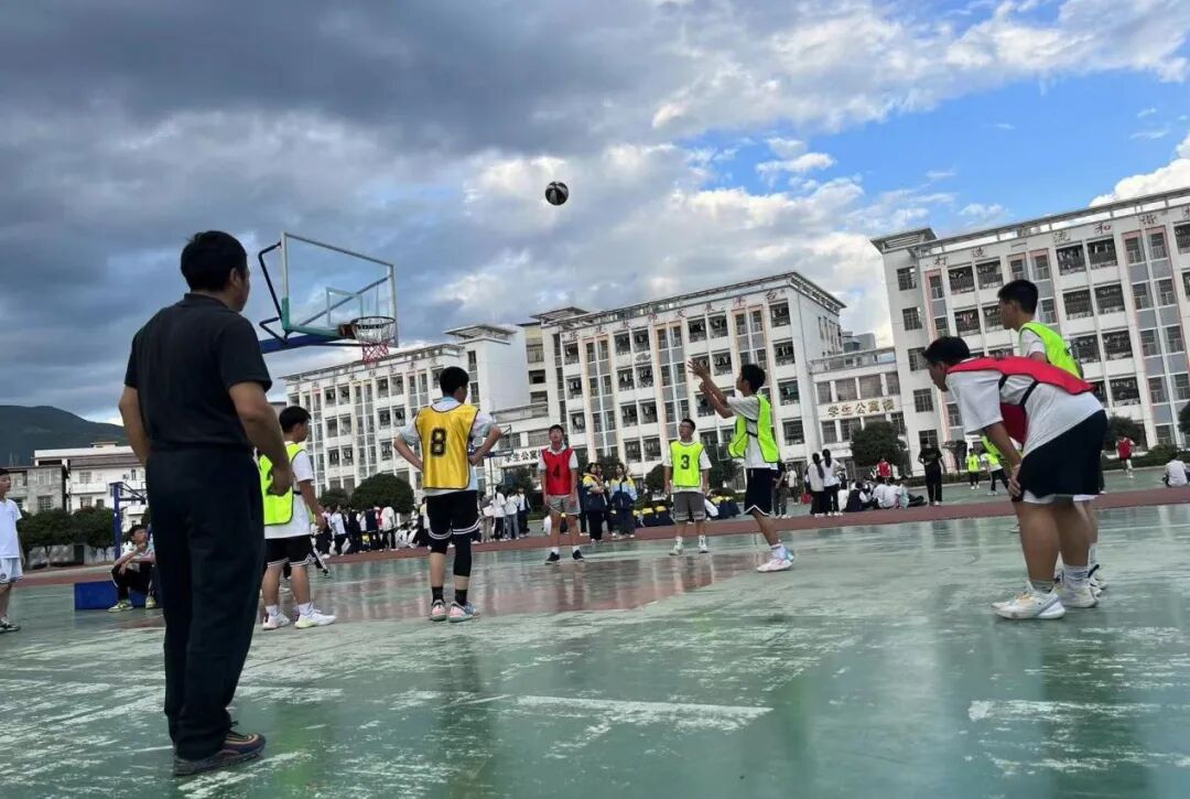 灌阳县民族中学2023年校园文化艺术节之阳光正好激情正燃篮球赛圆满