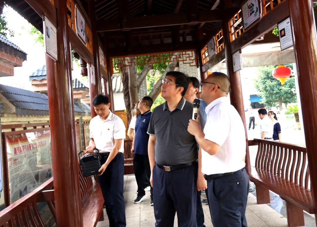 河南省民族宗教委党组书记,主任张然一行5人,在自治区民宗委经济发展