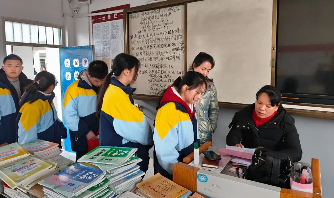 2月25日灌阳县民族中学迎来了2024年春季学期的开学第一天.