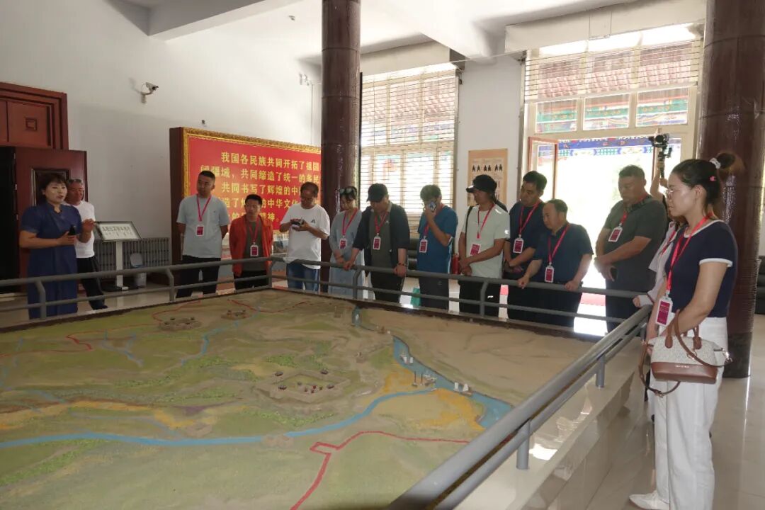 “魏碑溯源”内蒙古书法名家采风活动纪实 第8张