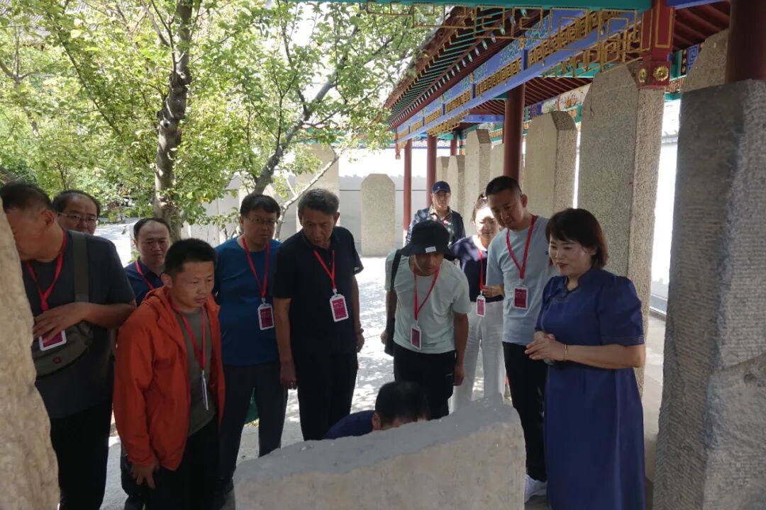 “魏碑溯源”内蒙古书法名家采风活动纪实 第7张