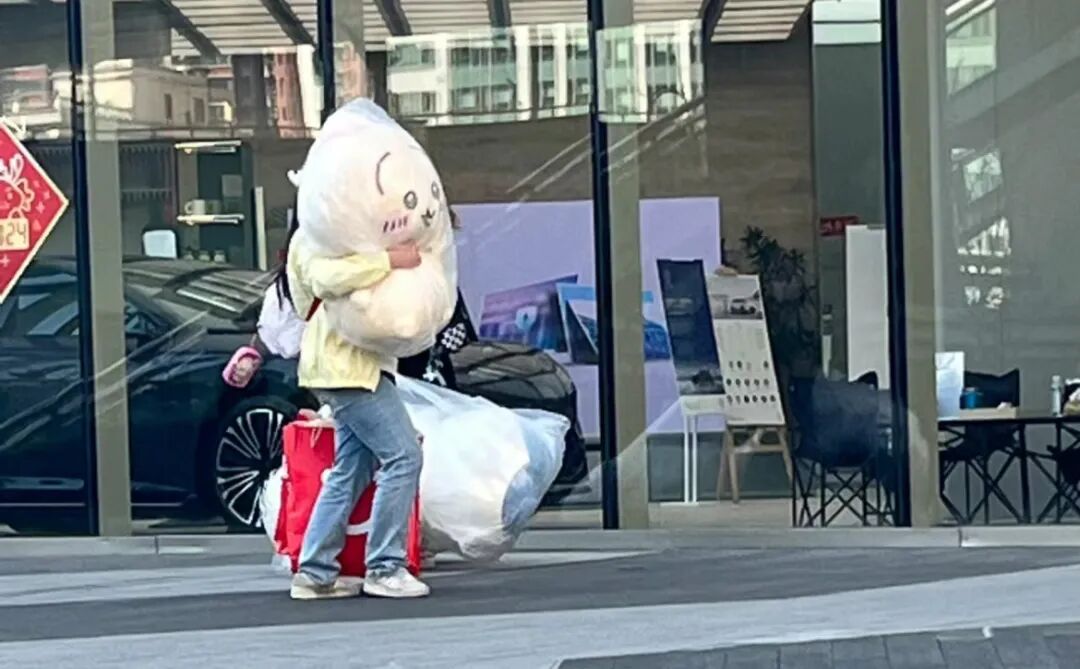 Chiikawa：十元店最火玩具，为何在北上广杀疯了？