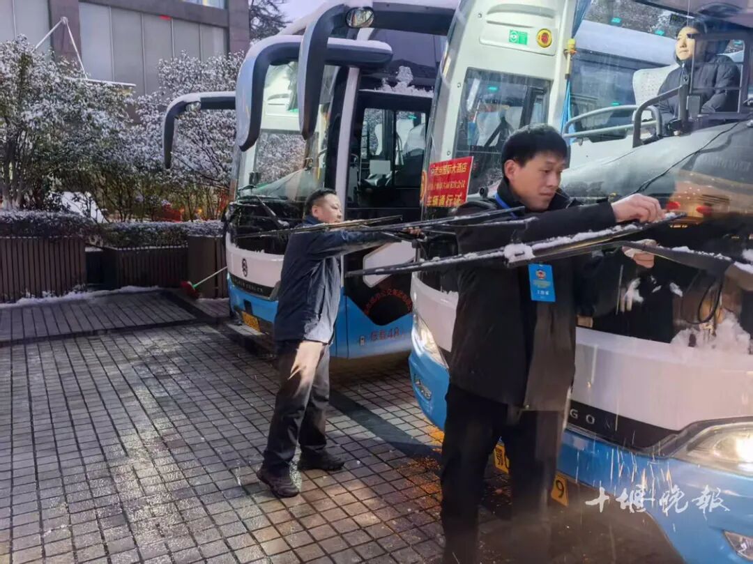 十堰多部门迅速行动除雪保畅通！雪还要下多久，最新预报来了