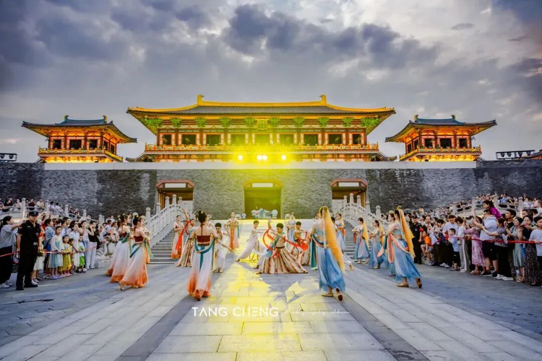 《西游记》原著第十二回,受观音指点的玄奘大师,从长安出发,辞别唐