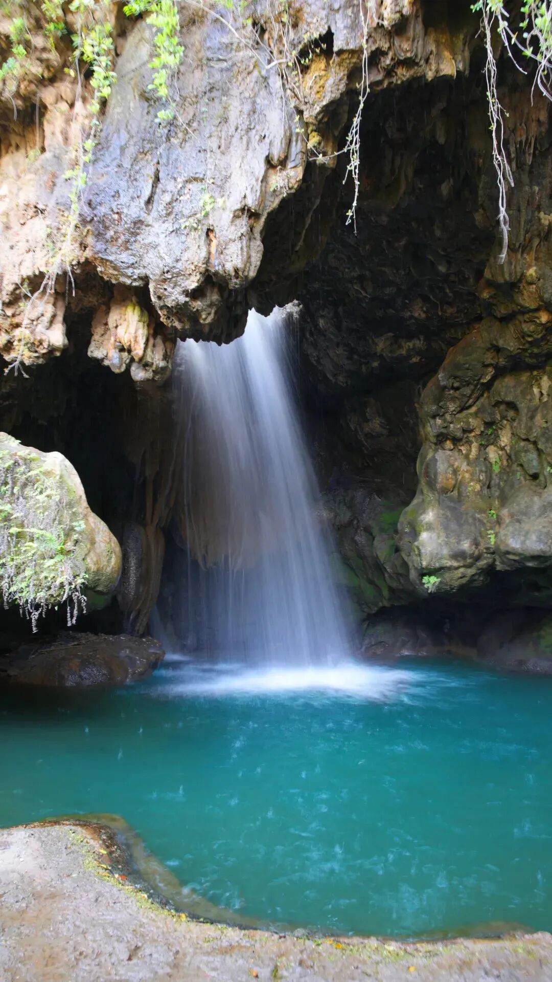 通天洞 图/荆门文旅图/绿林山风景区「绿林山风景区」的美人谷内,拥有