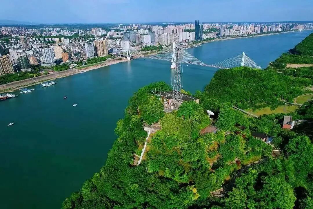 在湖北,来一场酣畅淋漓的徒步登山之旅