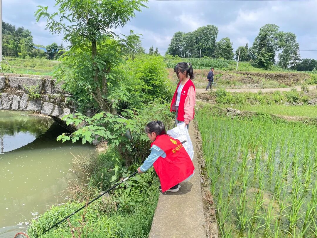 构皮滩镇人居环境再整治颜值气质双提升