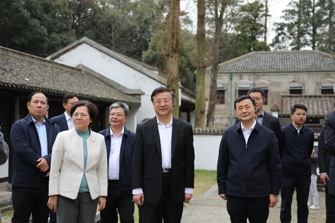 中国旅游集团党委书记董事长陈寅率考察团到庐山市考察