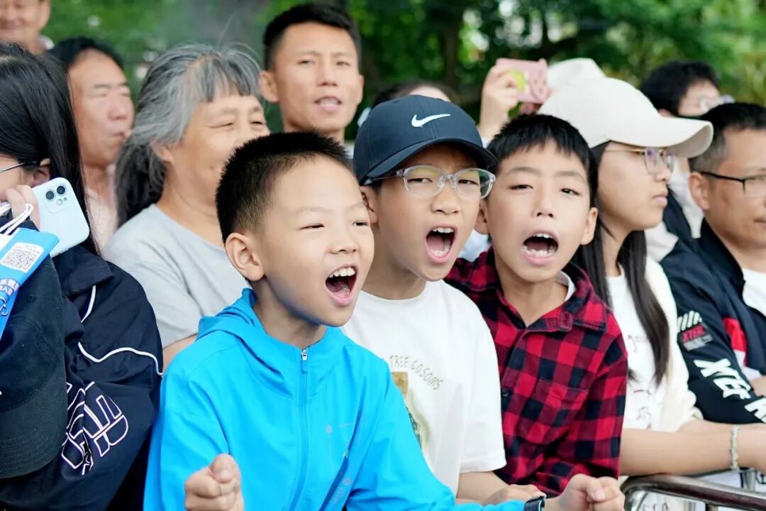 水上划划划，岸上人人人……你在现场吗？插图6