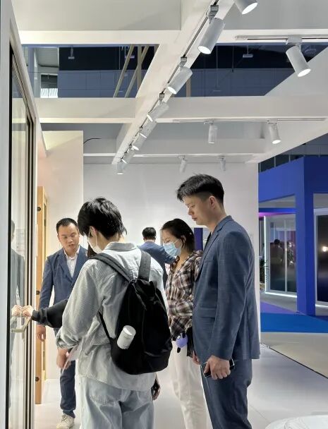 精彩回顾丨玫瑰岛首登深圳国际家具展探索康养全卫生活无限可能