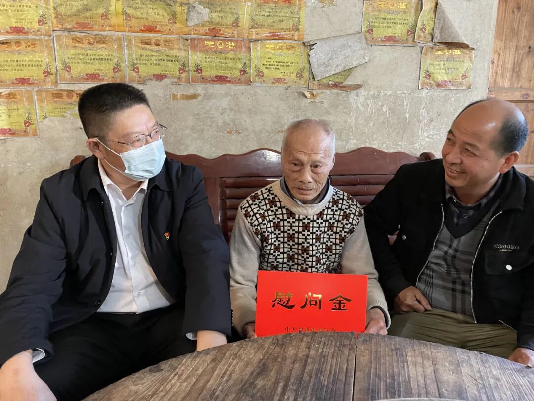 肖明贵到桂平市开展春节前走访慰问活动