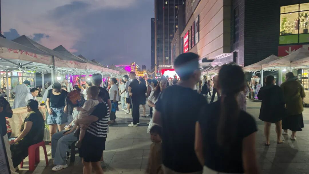 今晚华强广场双倍惊喜：中医药香里，藏着热血公益彩蛋！