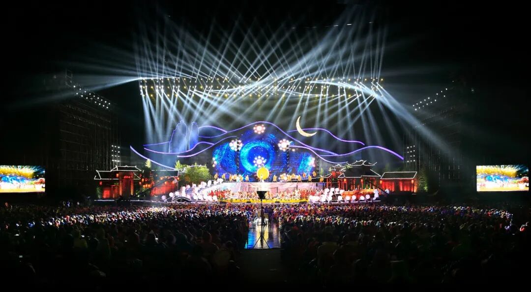 10江油：中央电视台2015年中秋晚会在江油市青莲国际诗歌小镇举办.jpg