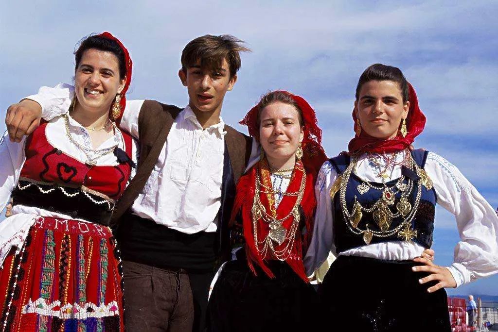 葡萄牙民族服饰图片