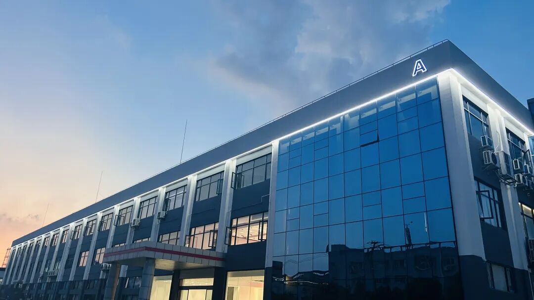 上海有哪些康复器材上海首证！这家外骨骼康复机器人重燃下肢障碍患者行走希望_https://www.jmylbn.com_新闻资讯_第6张