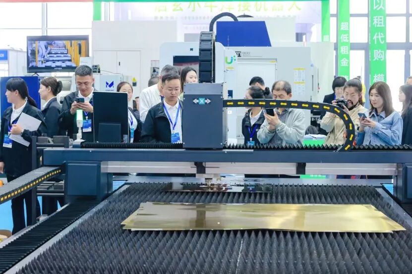 烟台制博会day2|精品荟聚同台竞技,硬核产品齐亮相掀起观展热潮