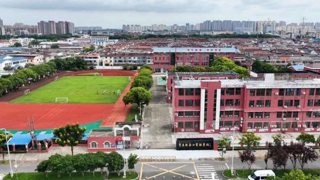 身边的好老师 | 郭群：校园“老班爸爸” 日夜守护留守花开