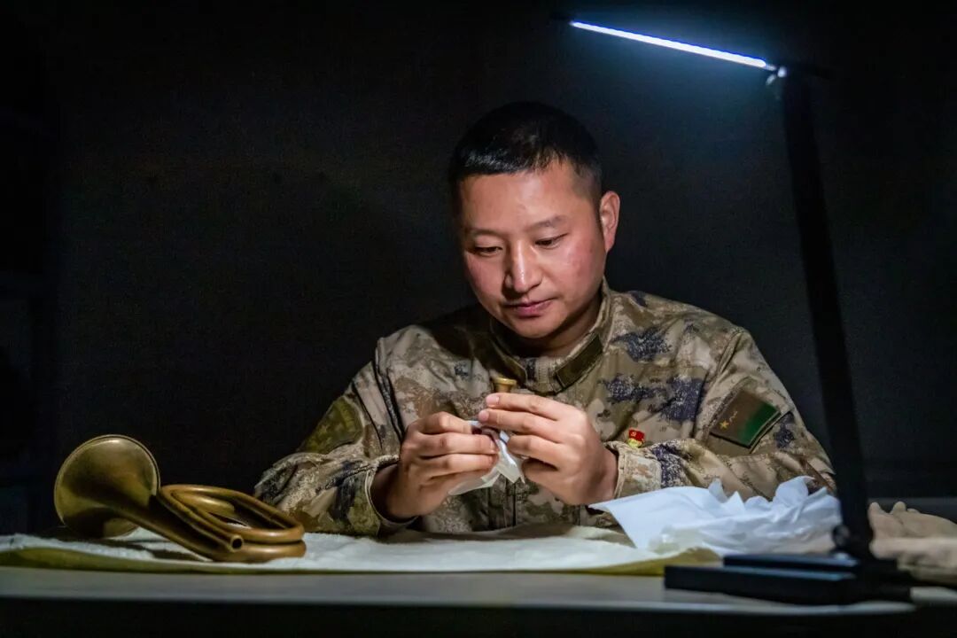 号音传达号令他在战位书写不凡