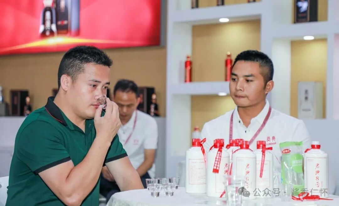 中国酱香白酒核心产区（仁怀）49家酒企集体亮相酒博会(图2)