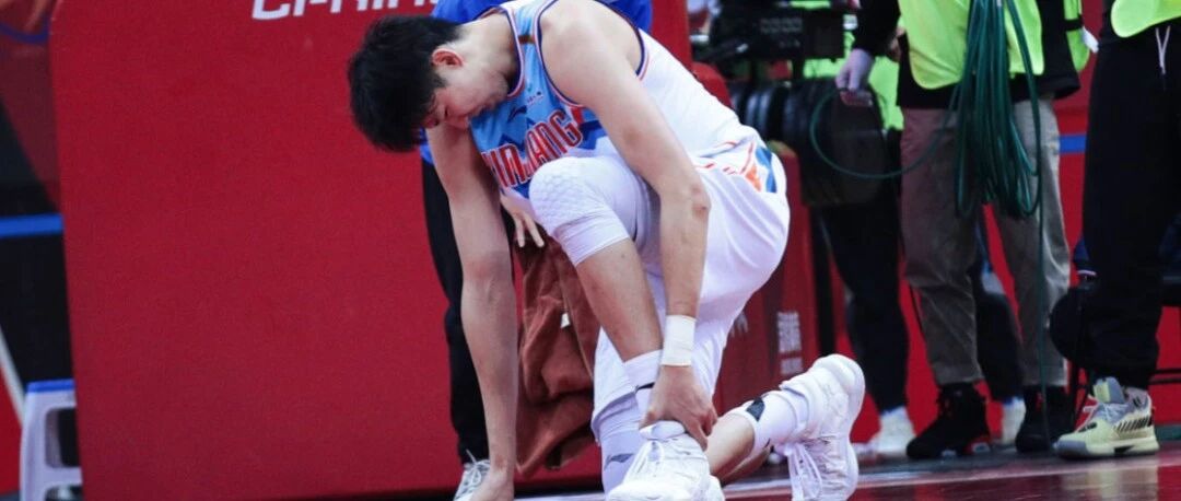 周琦这一下，真他么的…中国篮球真的伤不起了