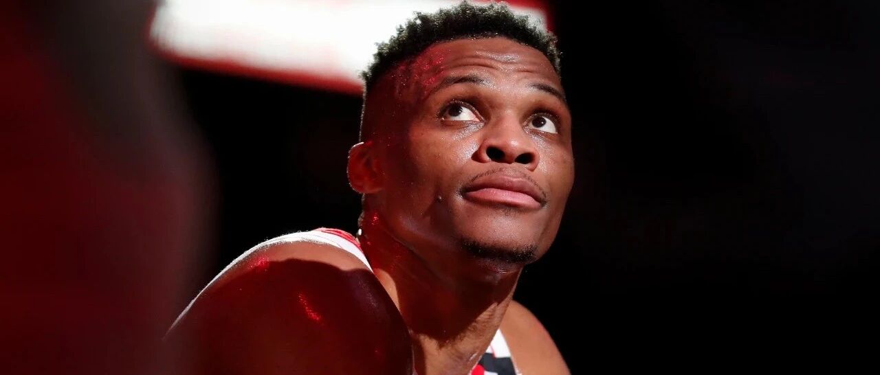 在32岁生日这天，威少选择离开火箭和哈登