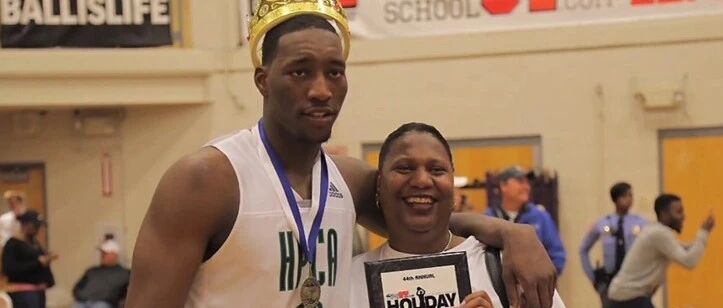 从拖车屋里走出的阿德巴约，打球的初心，是让母亲过上更好的生活