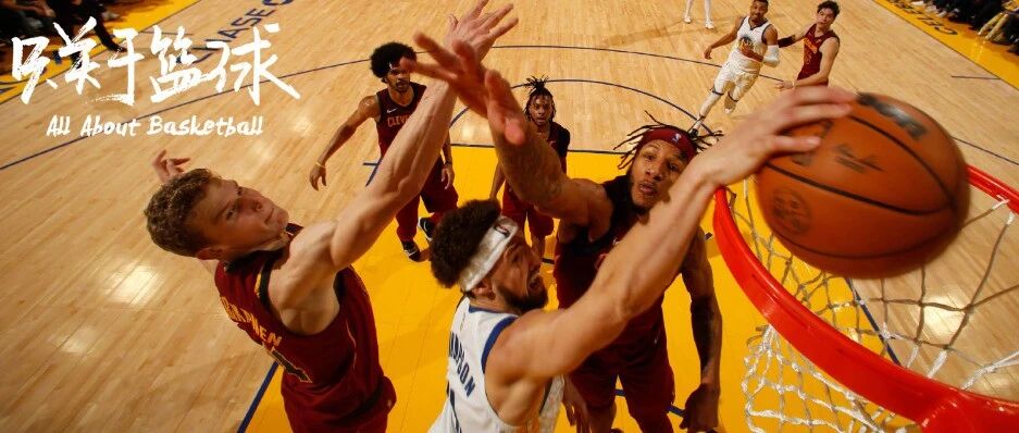 两分钟结束，身披11号的克莱重新登场