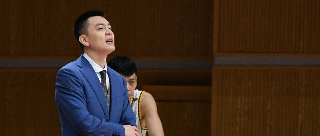 南杜锋北杨鸣，这才第二场，杨指导已经杀疯了!