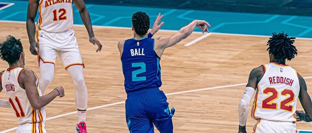 都是最年轻三双缔造者，三球和他哥还不一样