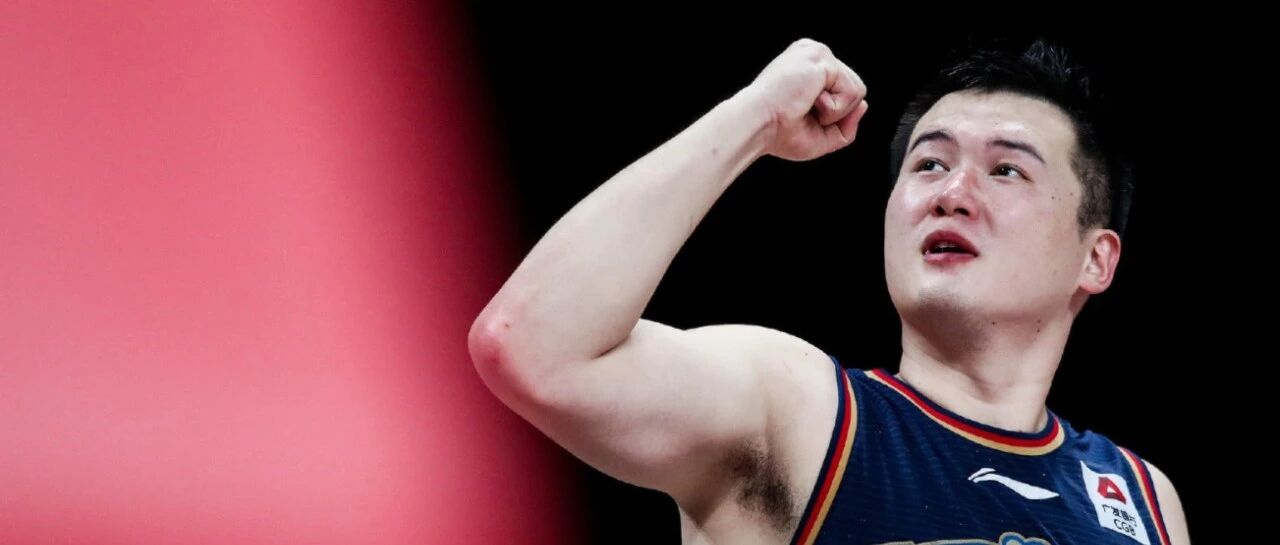 从小万到老万，当初那个自带笑点的小胖子，也终于独当一面了